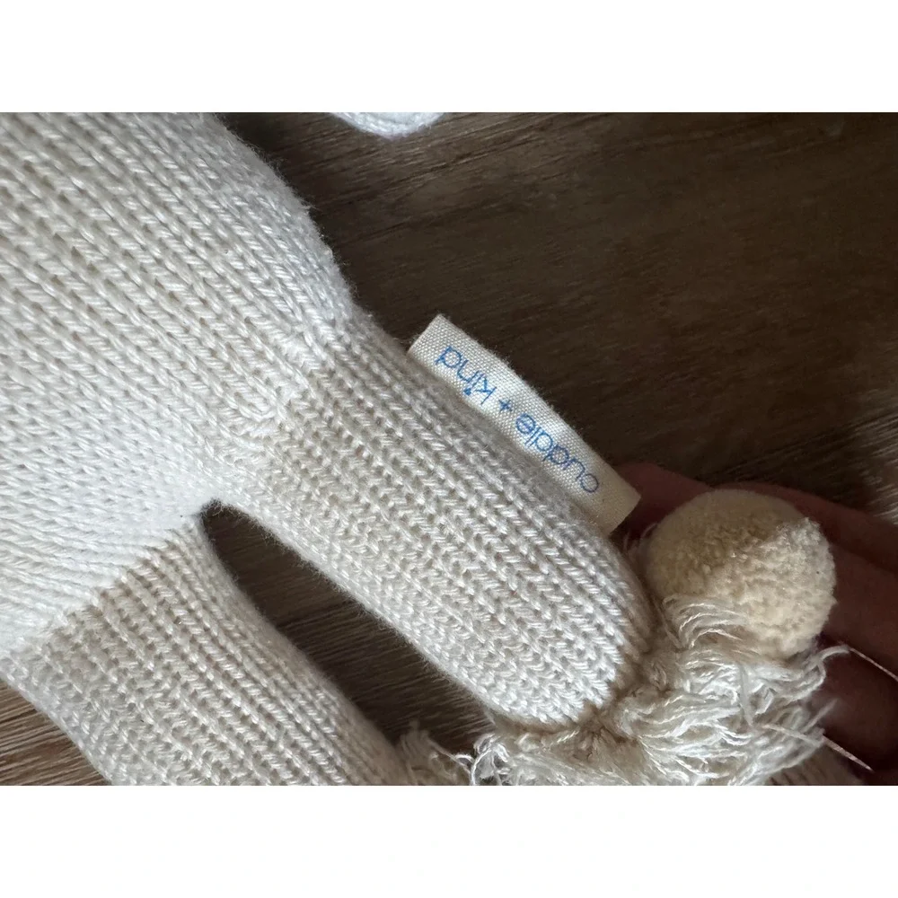 Cuddle + Kind Lola‎ the Llama Hand Knit Plush Doll Cream White Peru